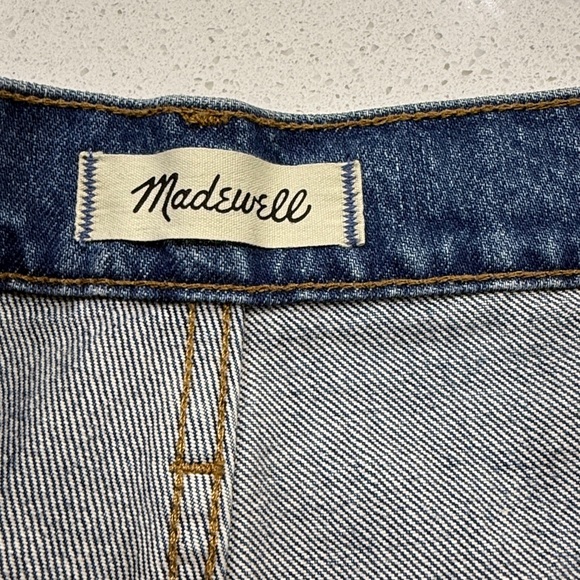 Madewell Relaxed Mid-Length Denim Shorts
 Size 31 - Picture 4 of 12